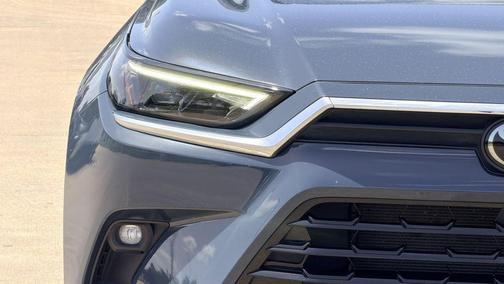 Cloud 2025 Toyota Grand Highlander Limited