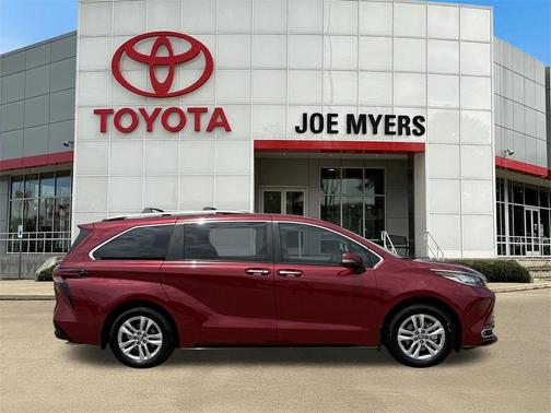 2024 Toyota Sienna Limited 7-Passenger