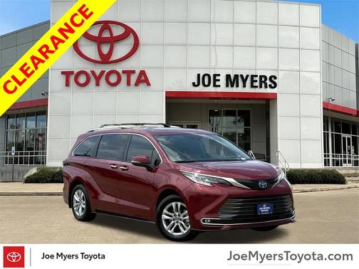 2024 Toyota Sienna Limited 7-Passenger