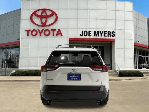 2025 Toyota RAV4 Hybrid LE