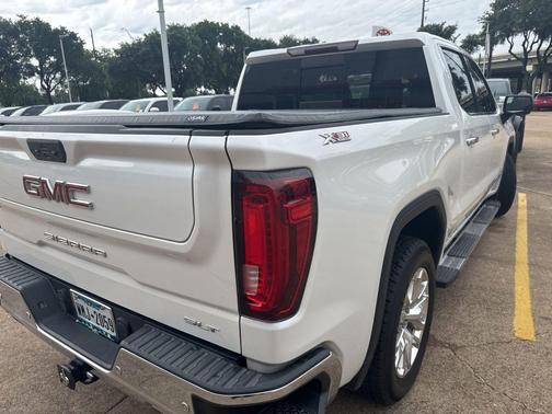 White Frost Tricoat 2019 GMC Sierra 1500 SLT