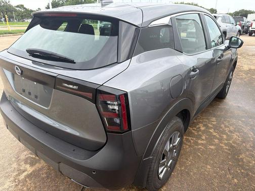 Gun Metallic 2025 Nissan Kicks S