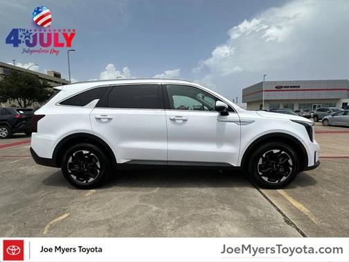 2024 Kia Sorento S