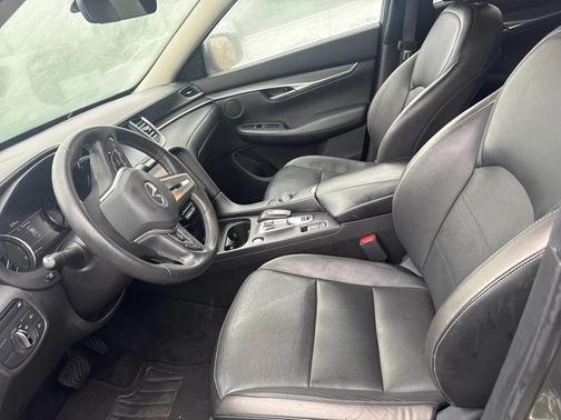 2024 INFINITI QX50 LUXE