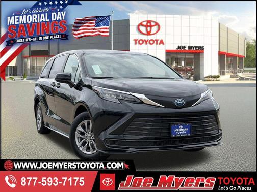 Midnight Black Metallic 2025 Toyota Sienna LE