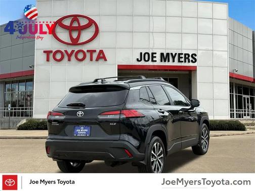 2025 Toyota Corolla Cross XLE