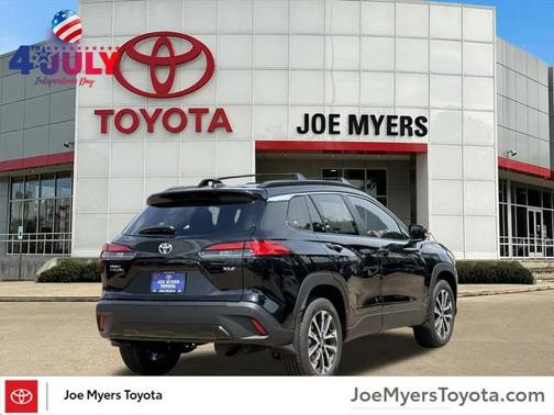 2025 Toyota Corolla Cross XLE