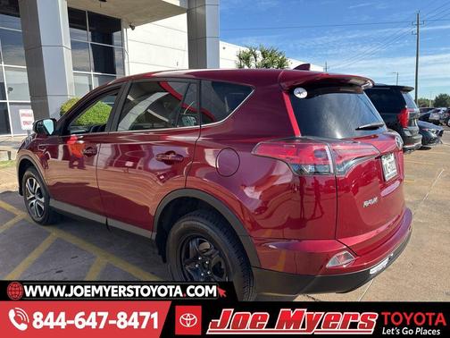 Pearl 2018 Toyota RAV4 LE