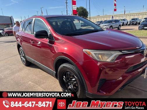 Pearl 2018 Toyota RAV4 LE