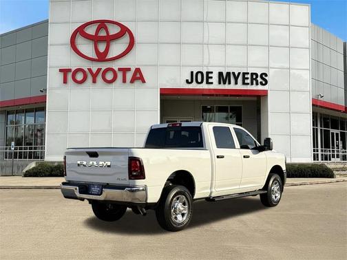 2025 RAM 2500 Tradesman Crew Cab 4x4 6'4' Box