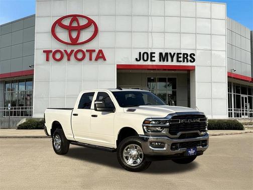 2025 RAM 2500 Tradesman Crew Cab 4x4 6'4' Box