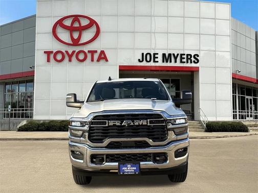 2025 RAM 2500 Tradesman Crew Cab 4x4 6'4' Box