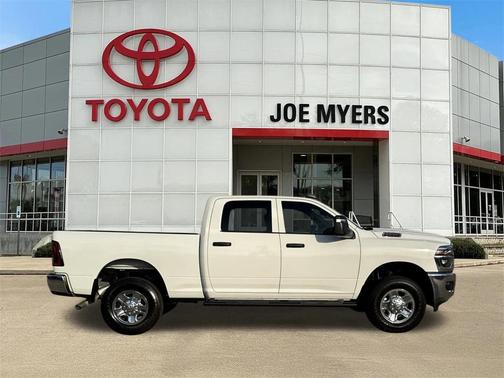 2025 RAM 2500 Tradesman Crew Cab 4x4 6'4' Box