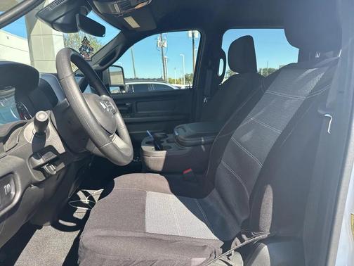 2025 RAM 2500 Tradesman Crew Cab 4x4 6'4' Box