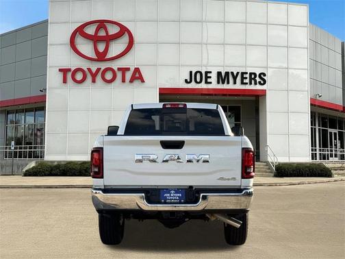 2025 RAM 2500 Tradesman Crew Cab 4x4 6'4' Box