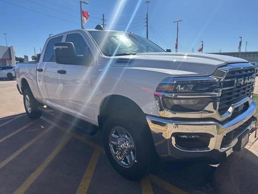 2025 RAM 2500 Tradesman Crew Cab 4x4 6'4' Box
