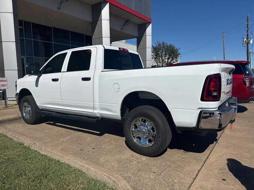 2025 RAM 2500 Tradesman Crew Cab 4x4 6'4' Box