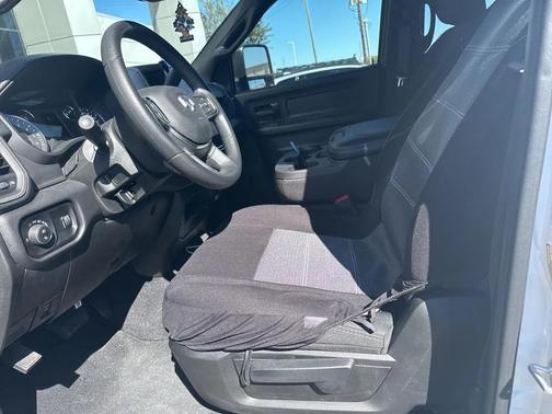 2025 RAM 2500 Tradesman Crew Cab 4x4 6'4' Box