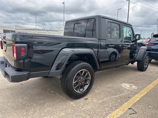 2023 Jeep Gladiator Overland