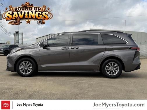 2021 Toyota Sienna LE
