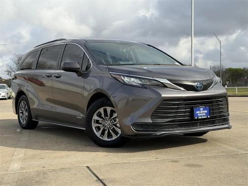 2021 Toyota Sienna LE
