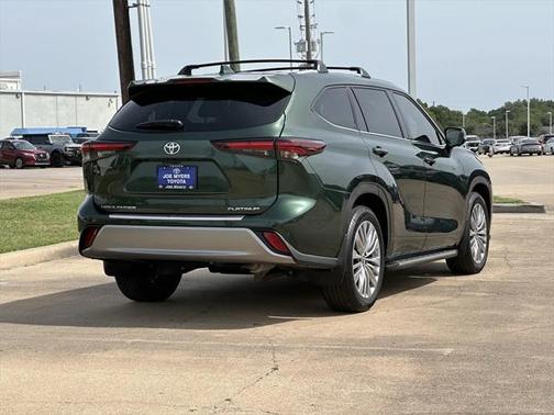 2024 Toyota Highlander Platinum