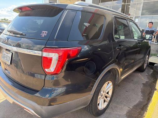 Shadow Black 2017 Ford Explorer XLT