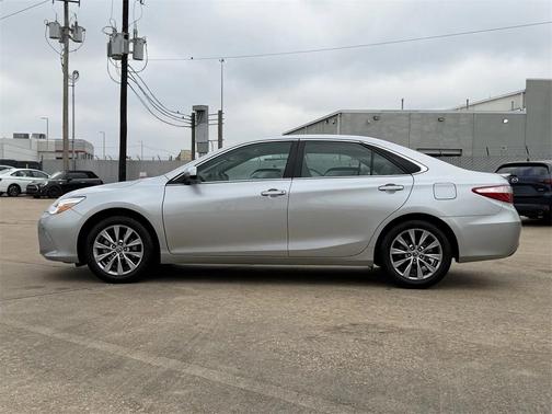 2016 Toyota Camry XLE