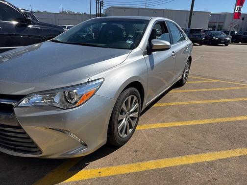 2016 Toyota Camry XLE