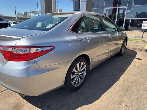 2016 Toyota Camry XLE