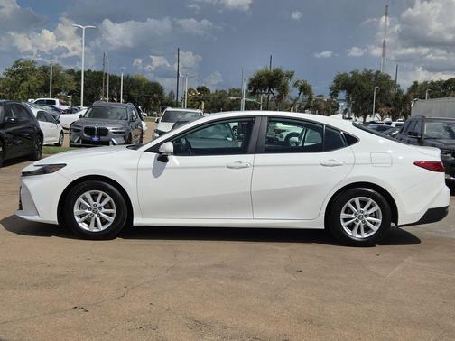 Ice Cap 2026 Toyota Camry LE