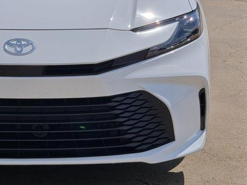 Ice Cap 2026 Toyota Camry LE