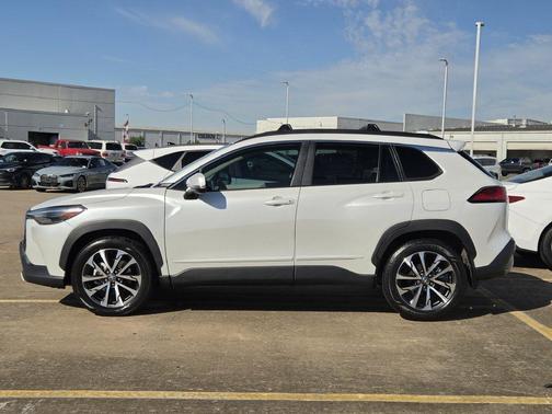 Wind Chill Pearl 2024 Toyota Corolla Cross XLE