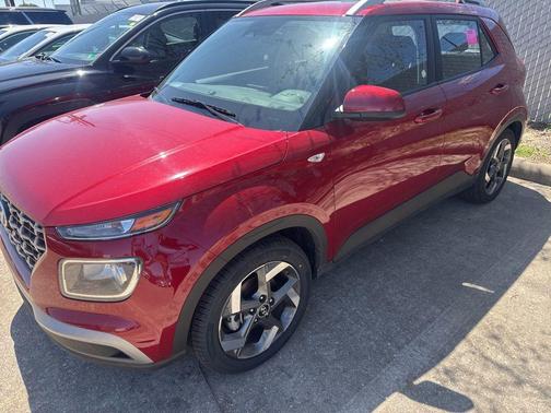 2025 Hyundai VENUE SEL