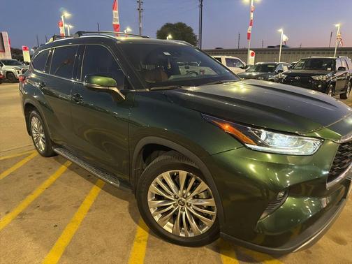 Cypress 2023 Toyota Highlander Platinum