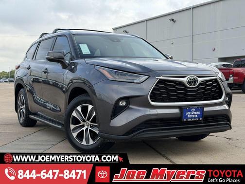 Magnetic Gray Metallic 2024 Toyota Highlander XLE