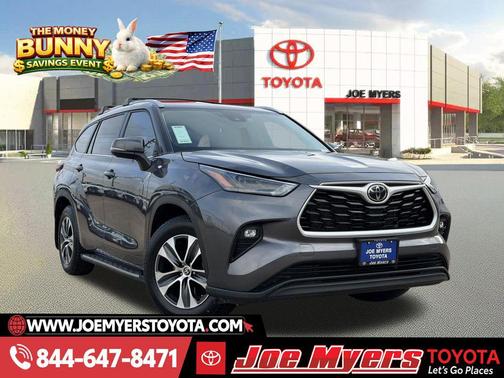 Magnetic Gray Metallic 2024 Toyota Highlander XLE