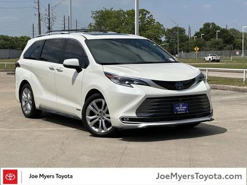 2021 Toyota Sienna Platinum 7 Passenger