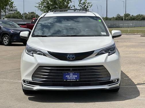 2021 Toyota Sienna Platinum 7 Passenger