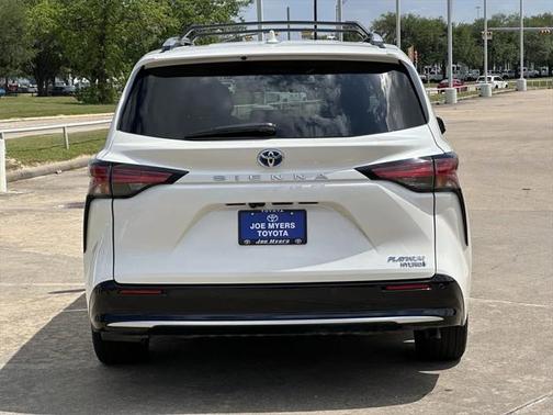 2021 Toyota Sienna Platinum 7 Passenger
