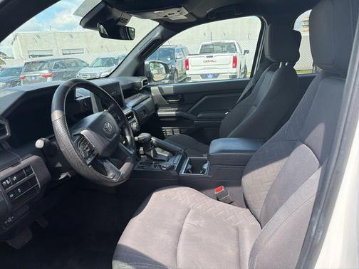 Ice 2024 Toyota Tacoma SR5