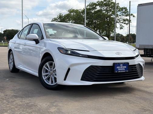 Ice Cap 2026 Toyota Camry LE