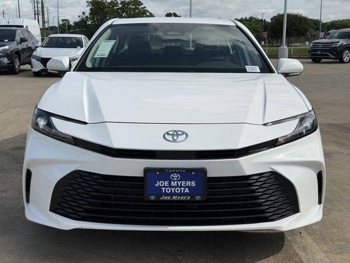 Ice Cap 2026 Toyota Camry LE