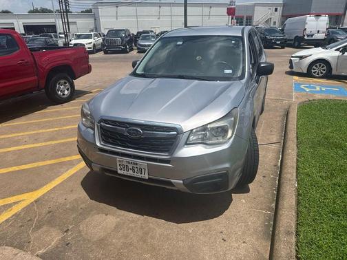 Ice Silver Metallic 2017 Subaru Forester 2.5i