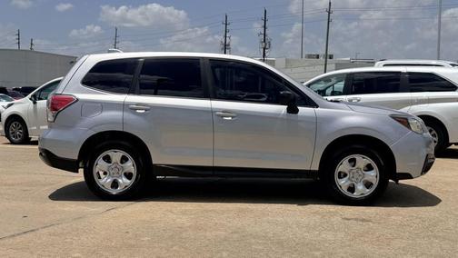 Ice Silver Metallic 2017 Subaru Forester 2.5i