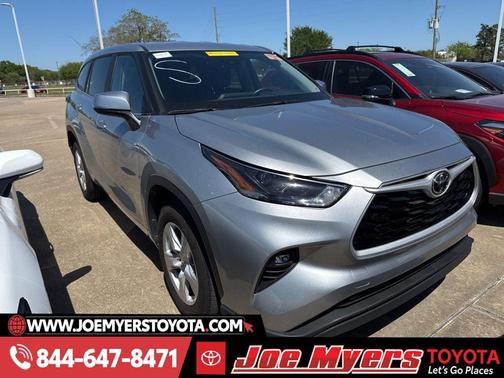 Celestial Silver Metallic 2025 Toyota Highlander LE