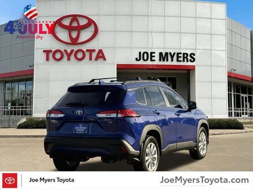 2024 Toyota Corolla Cross LE