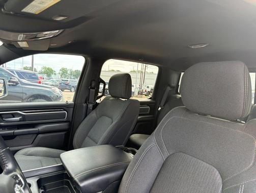 Bright White Clearcoat 2020 RAM 1500 Big Horn/Lone Star