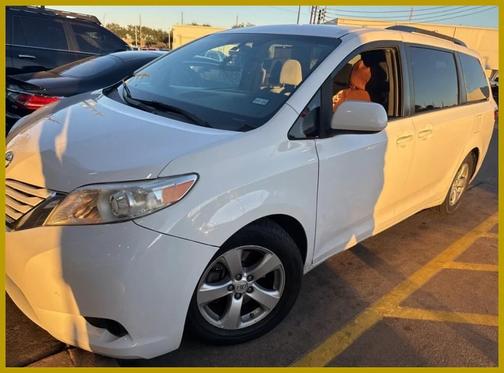 2016 Toyota Sienna LE