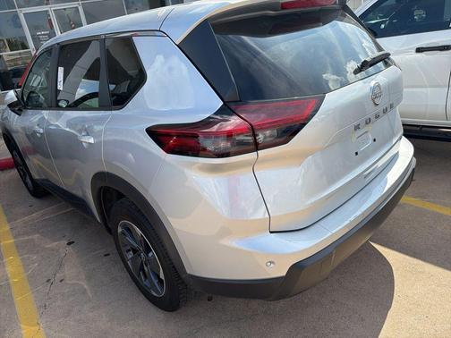 Brilliant Silver Metallic 2025 Nissan Rogue SV